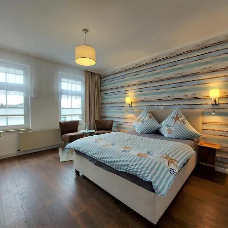 Backbord Und Steuerbord *